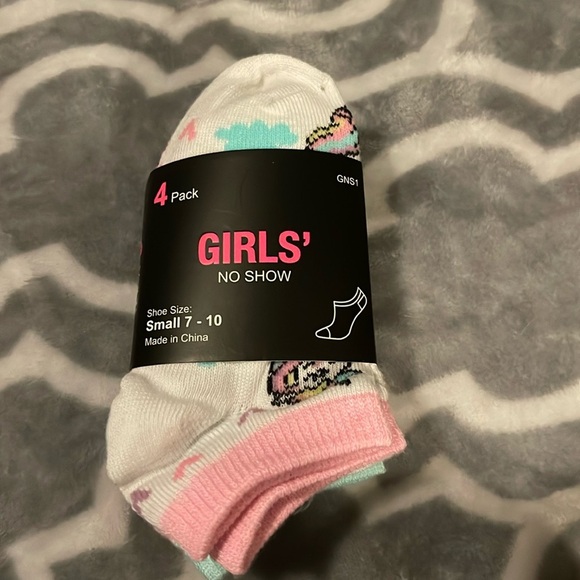 Girls No Show Socks, 4 pack, NEW shoe size small 7-10 #1461 - Picture 1 of 7